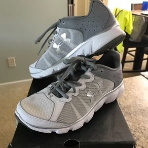 NWT: Under Armour Micro G Assert 6 sneakers